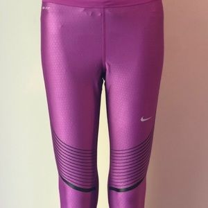 Nike Dri Fit Capri Leggings size S
